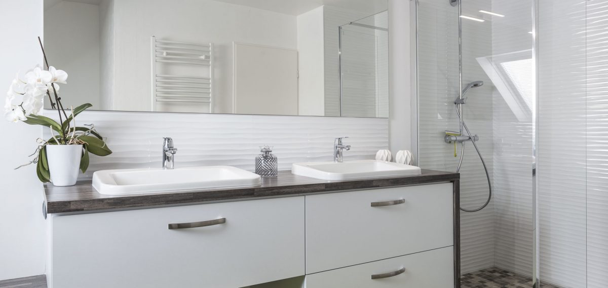 salle-de-bains-stratifie-blanche-1