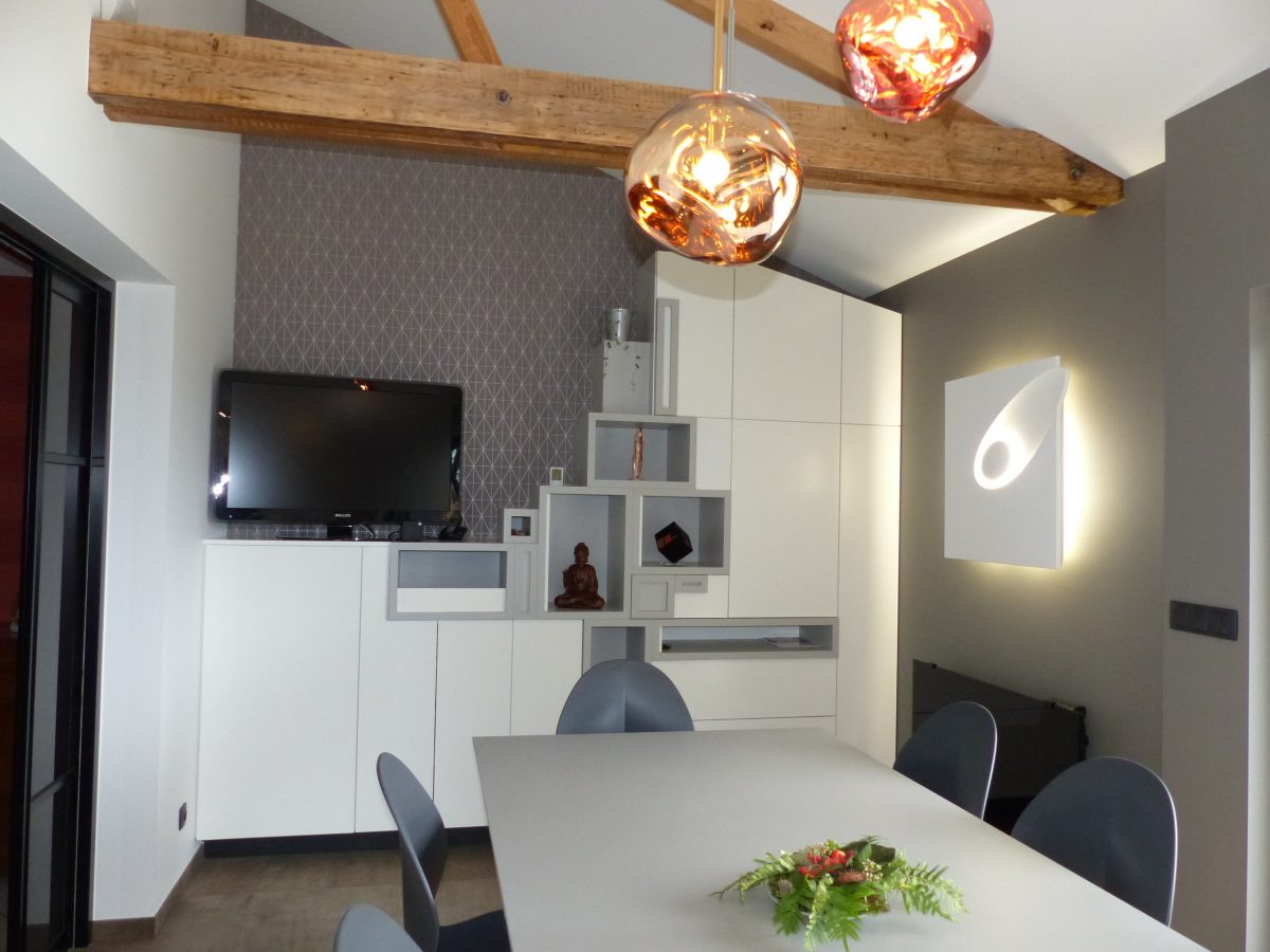 Meuble décoratif télévision laqué satiné