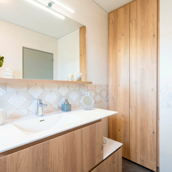 http://Placards%20de%20salle%20de%20bain%20en%20bois