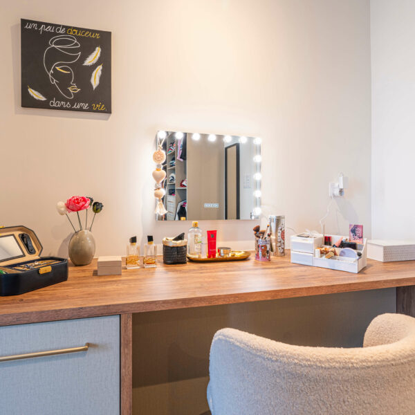 http://meuble%20coiffeuse%20sur%20mesure